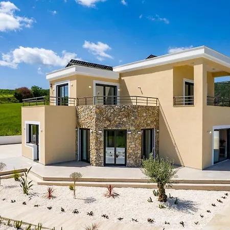 With Private Pool And Great Views Villa Theletra