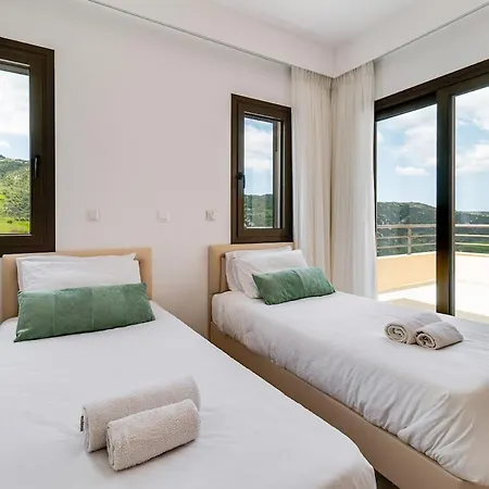 With Private Pool And Great Views Villa Thelétra