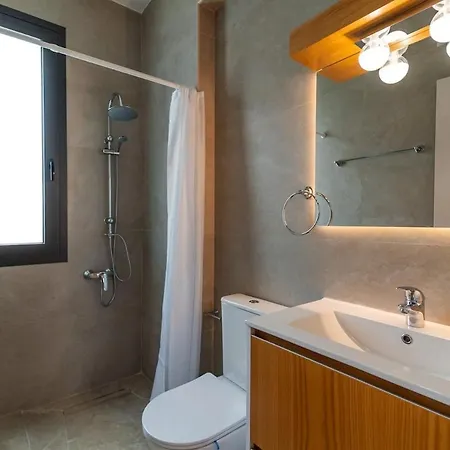 With Private Pool And Great Views *