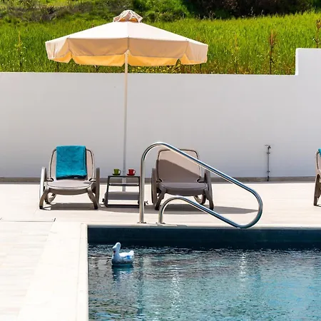 With Private Pool And Great Views * Theletra