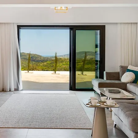 Villa With Private Pool And Great Views