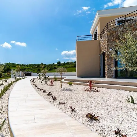 Villa With Private Pool And Great Views
