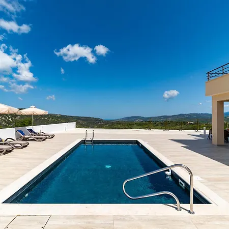 With Private Pool And Great Views * Theletra